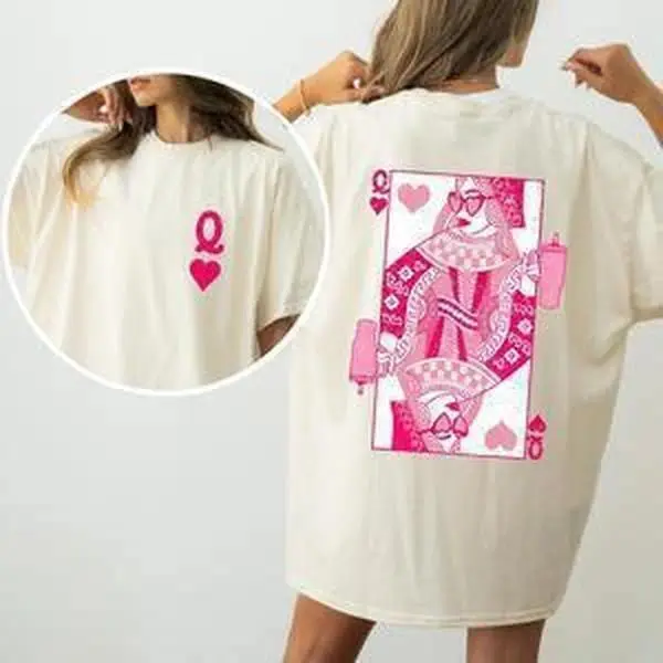 Queen of Hearts Graphic 【100% cotton】 T-Shirt, Valentine's Day Love Heart Print Tee, Cards & Games Themed Women's Casual Top, Cupid Romantic Design, Soft Washed Cotton, Relaxed Fit for Holiday Outfits & Everyday Cute Streetwear