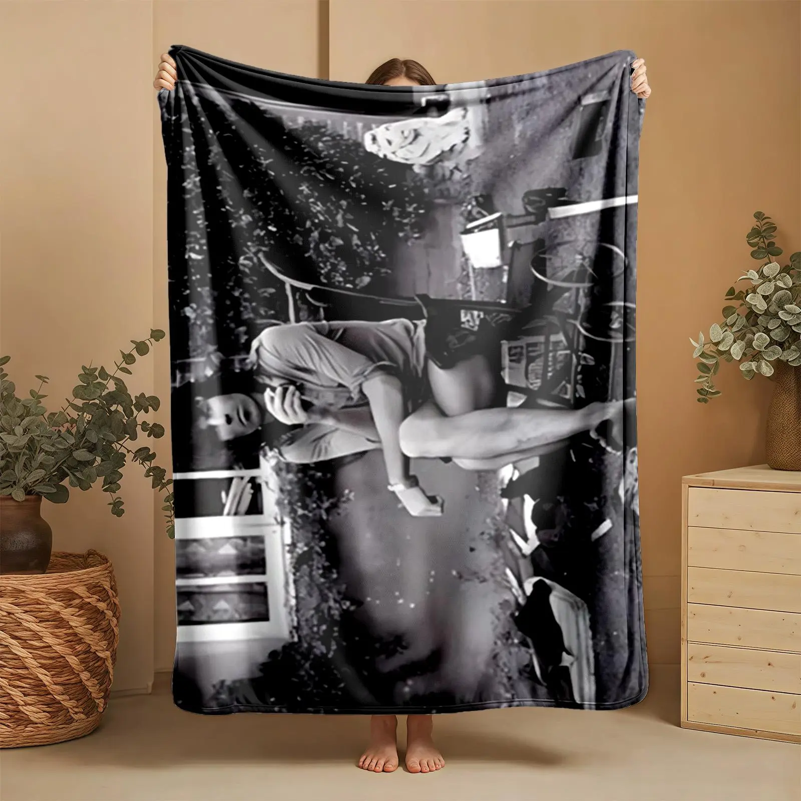 1 piece A young woman sitting in a wheelchair in the courtyard, black and white photo themed flannel blanket - Modern-style all-season flannel blanket, soft and comfortable, suitable for sofas and beds, digital print design, 100% polyester