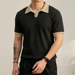 Men’s waffle-textured short-sleeve polo shirt for summer with contrast collar; casual T-shirt, versatile top
