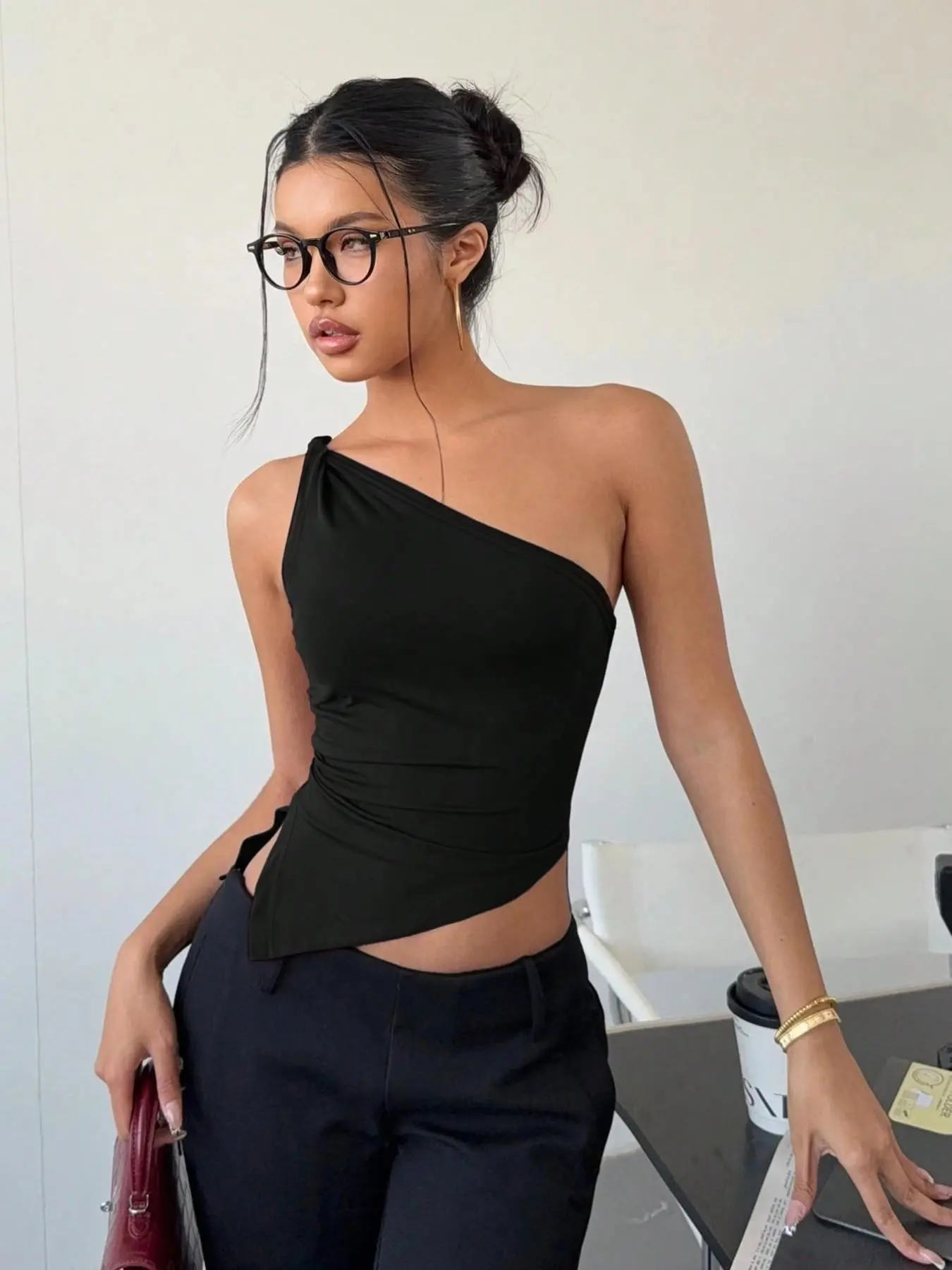 Women's Black One Shoulder Asymmetrical Crop Top Y2K Retro Slim Fit Stretchy Sleeveless Twisted Strap Top With Ruched Side Detail Going Out Party Club Night Out Streetwear, Fashion Casual Sleeveless, Summer Casual Daily