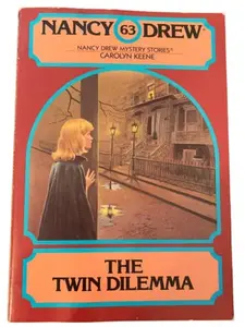 USED Book - The Twin Dilemma (Nancy Drew Mystery Stories #63) by Carolyn Keene (Paperback) - english