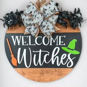 Halloween Welcome Witches Door Hanger, Wooden Witch Welcome Sign with Bow, Rustic Halloween Front Door Decor, Farmhouse Witch Hat Door Wreath, Spooky Porch Entryway Decoration for Halloween Party, 11.8 Inch