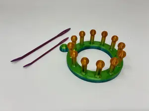 12 Peg Knitting Loom & Darning Needle Set