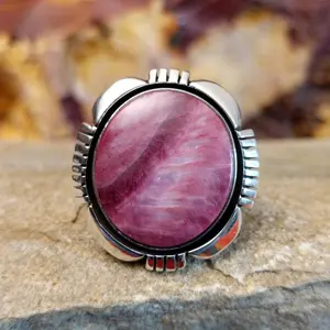 Navajo Made Purple Spiny Oyster Shell Shadowbox Ring by J.P. GJ-RNG-0203 Size 8