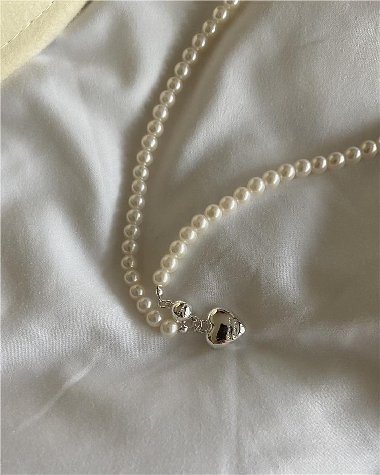 Trendy INS Heart Pendant Luxury Clavicle Necklace, Minimalist High-Grade Jewelry, Pearl Magnetic Clasp 3D Love Heart Necklace Trendy INS Heart Pendant Luxury Clavicle Necklace, Minimalist High-Grade Jewelry, Pearl Magnetic Clasp 3D Love Heart Necklace