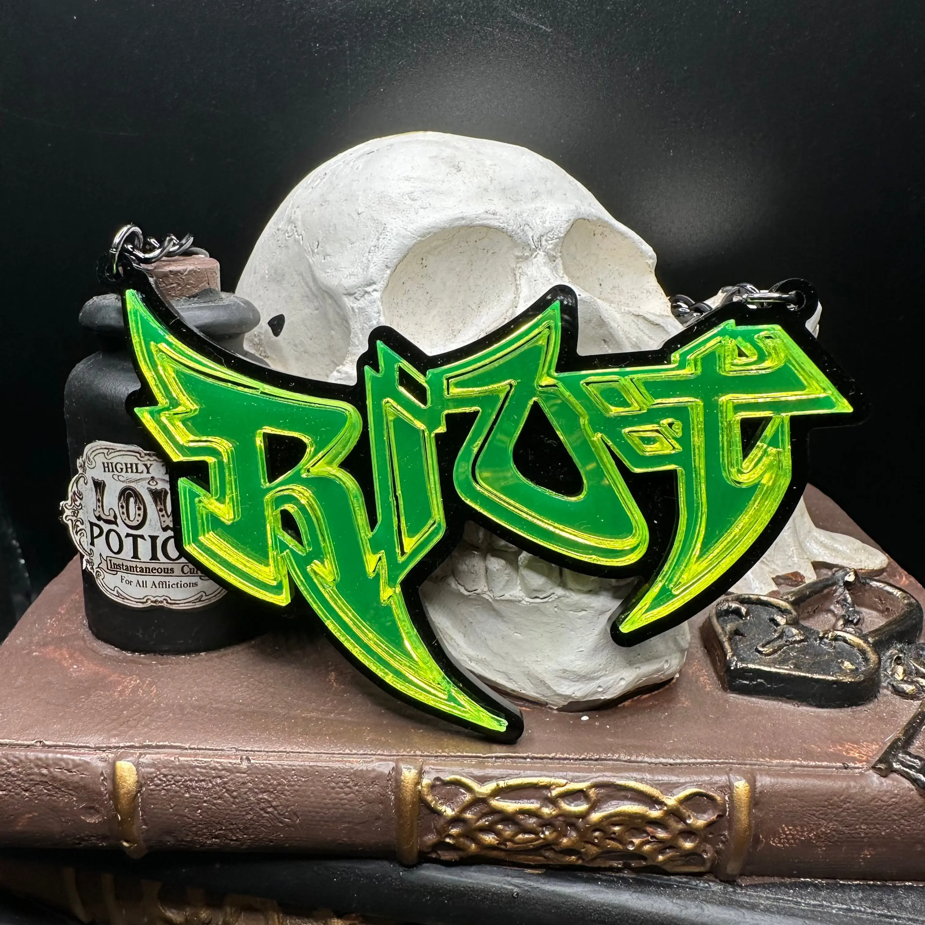 Riot Lime Green Mirrored Acrylic Graffiti Nameplate Necklace, Fashion Chain Jewelry Necklaces, Casual