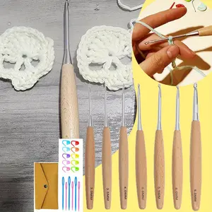 7 Pcs Crochet Hook Set Lightweight Crochet Tool Beech Wood Crochet Hook Set with Case, Ergonomic Handle Crochet Hook Set 3.0mm~6.0mm