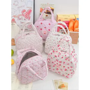 Large Capacity All Over Print Quilted Lunch Bag, Durable Lunch Bag, Lightweight & Reusable Insulated Bento Bag, Cute Bento Bag, Handheld Storage Bag with Pockets, Leak-proof Picnic Bag, Portable Lunch Bag