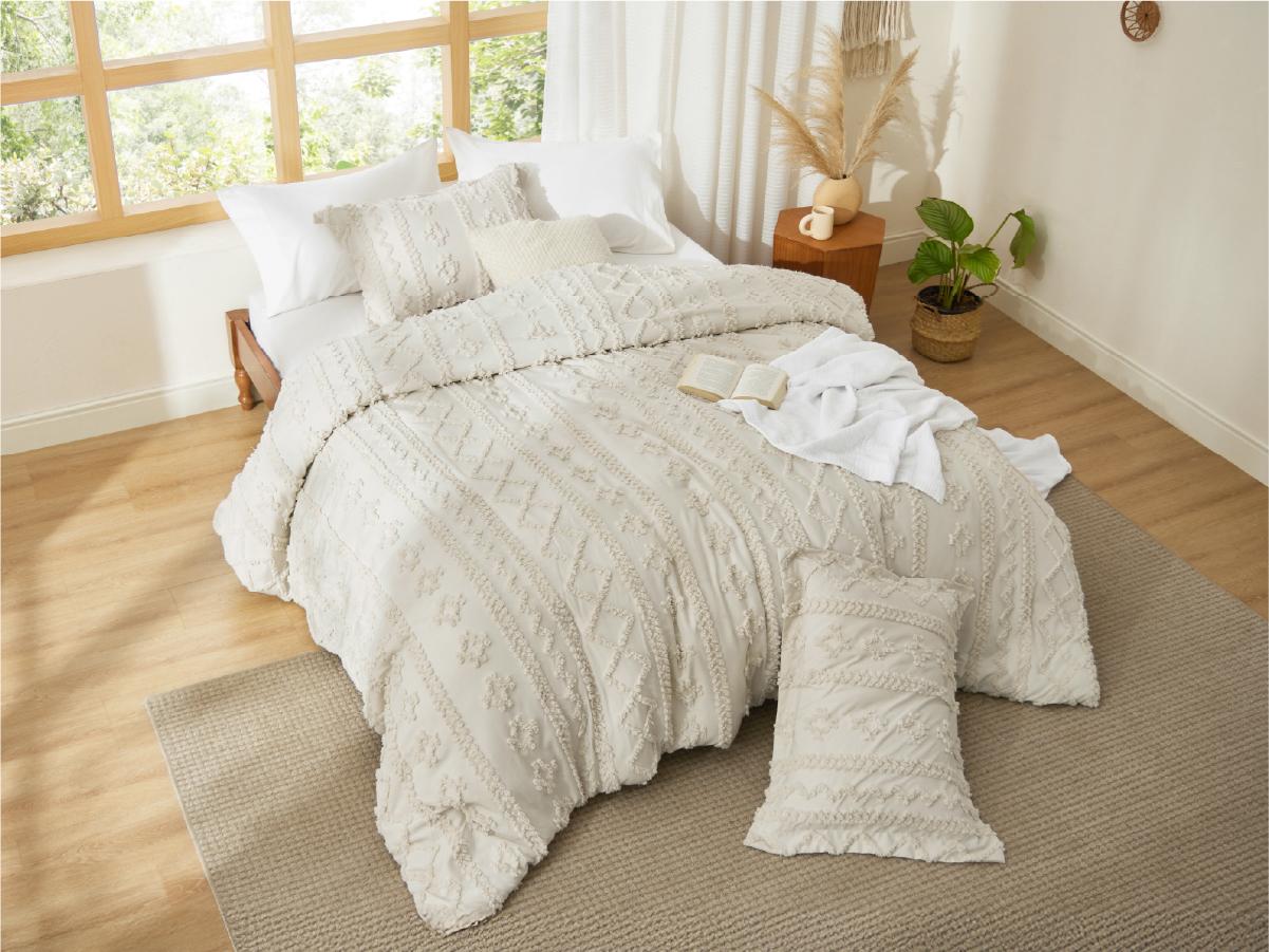 Bedsure Tufted Boho Decorative Bedding Set Comforter Boho Bed Set, GentleSoft 3 Pieces Farmhouse Shabby Chic Embroidery Bedding, Soft Jacquard Comforter for All Seasons