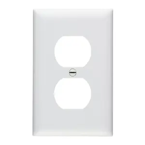 TradeMaster 1-Gang Duplex Receptacle Wall Plate, White