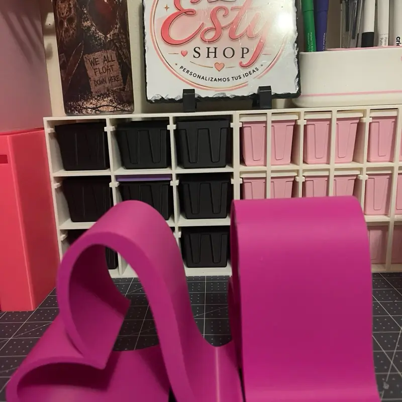 HEART PHONE STAND