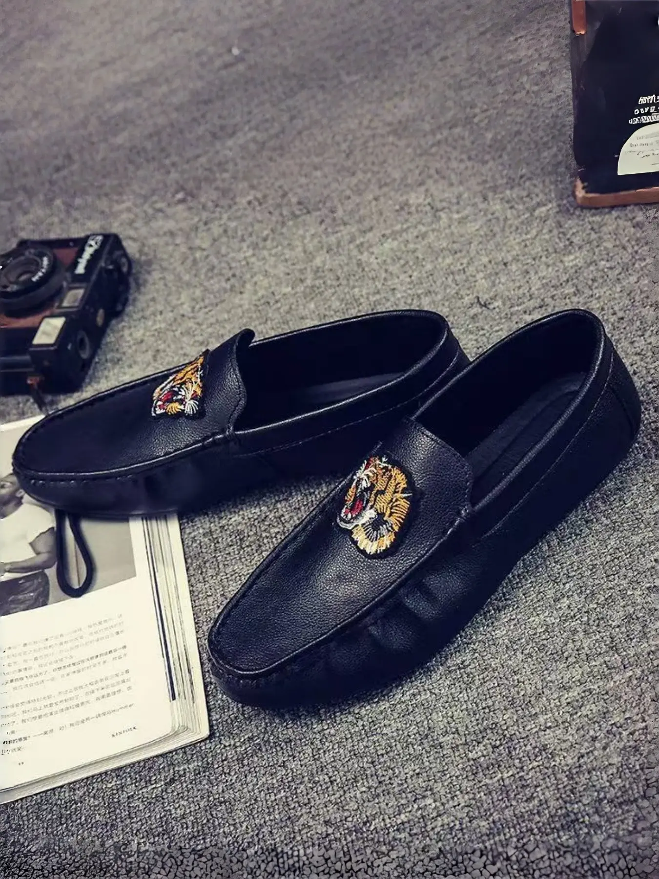 Men's Tiger Embroidered Loafers, Trendy Casual Slip-On Driving Shoes, Comfortable Medium Width All Season Footwear, Smart Casual Shoes