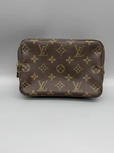 Pre-owned Louis Vuitton Coated Canvas Toiletry Bags Monogram Trousse 18 Cosmetic Pouch