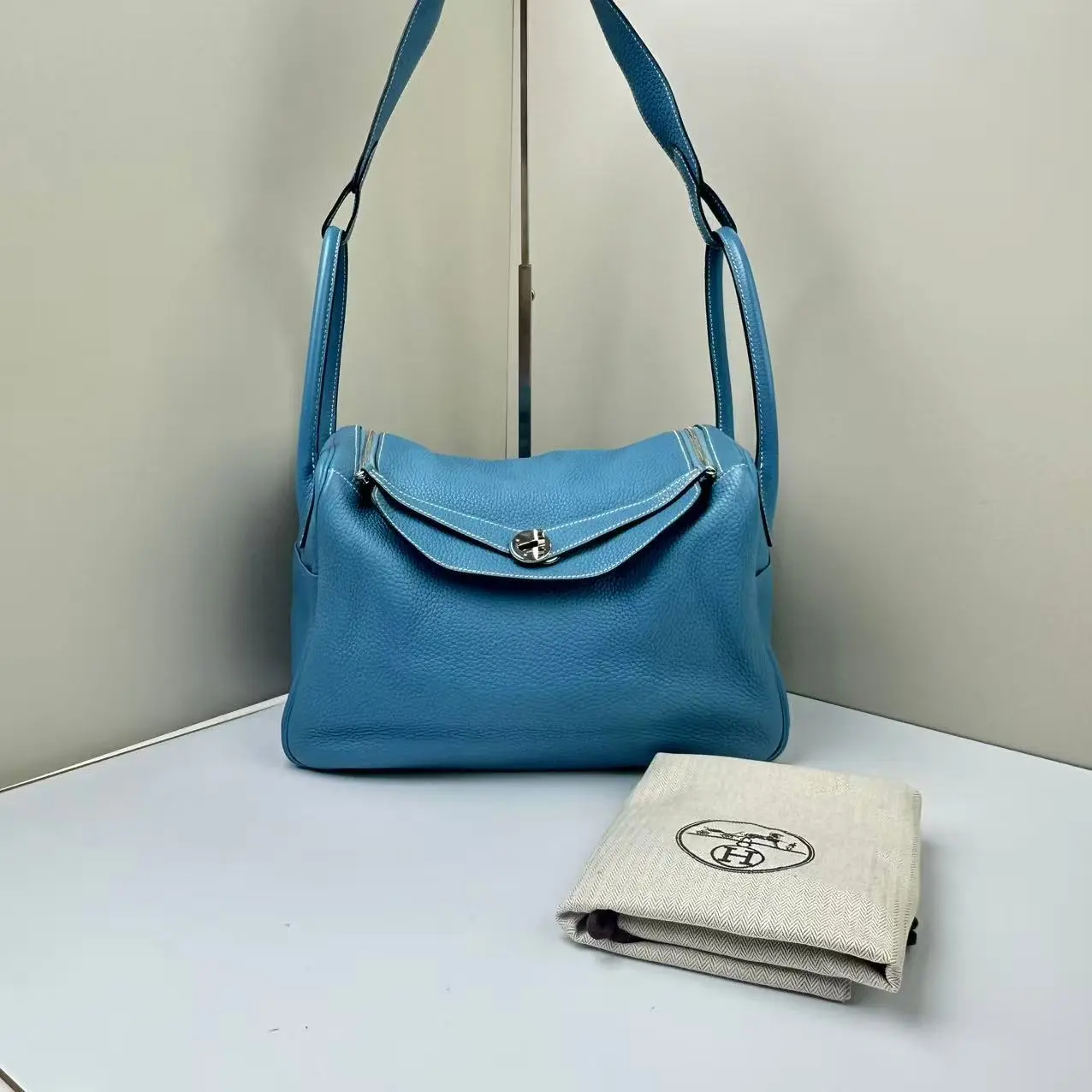 Pre-owned HERMÈS Clemence Shoulder Bags Lindy 34 Blue T Stamped 2015 CPU0710
