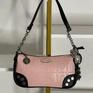 Ed Hardy Pink Skull Shoulder Bag Ed Hardy Pink Skull Shoulder Bag