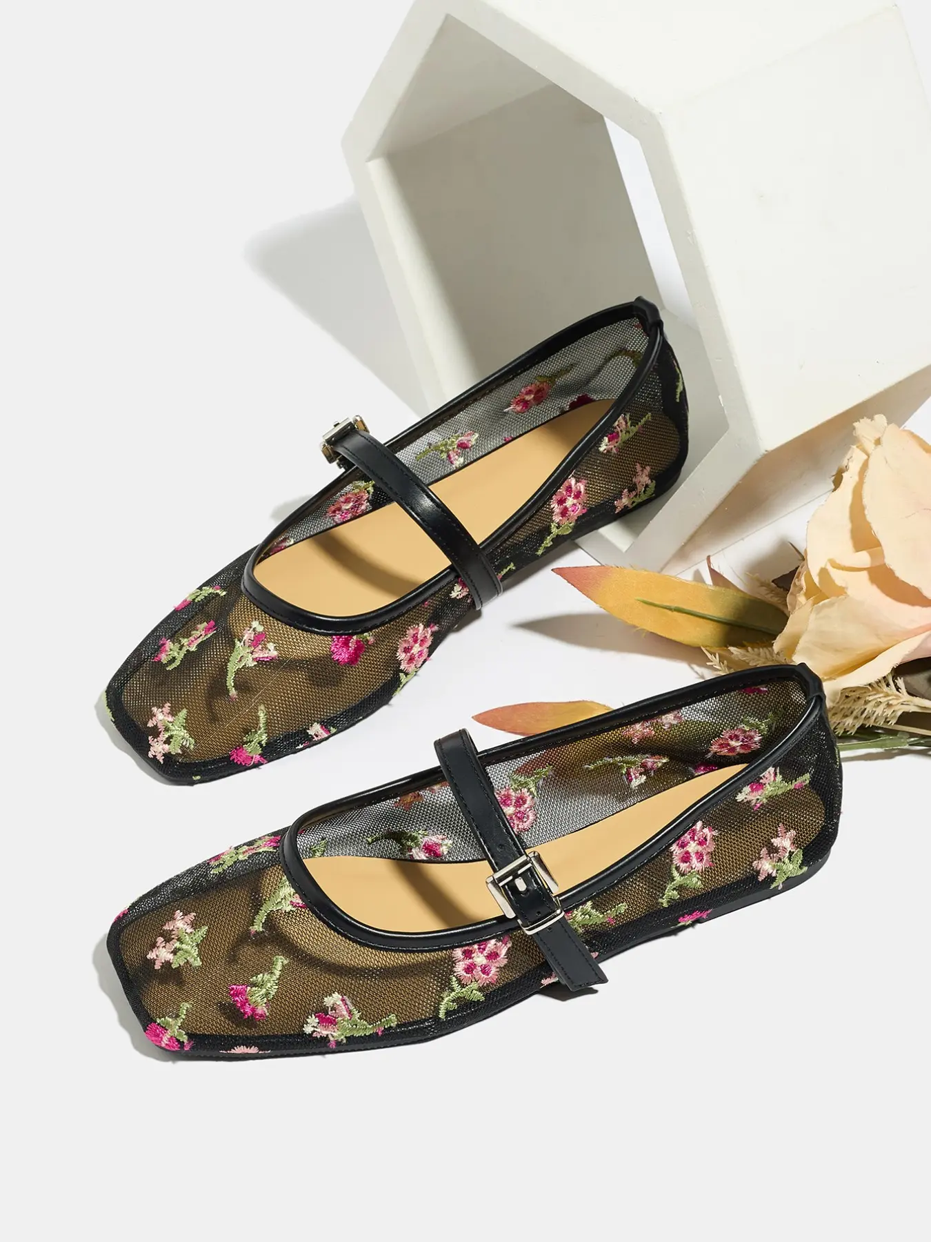 Women's Mary Jane Shoes, Summer 2026 New Arrival, Versatile Buckle Low Heel, Breathable Outdoor Wear, Comfortable Ballet Flats, Floral Embroidered Shoes, Flat Casual Shoes, Elegant Casual Shoes