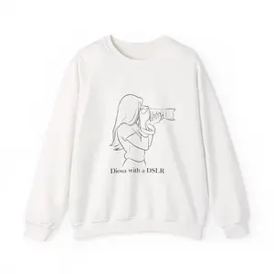 Sweatshirt – Diosa with a DSLR Graphic, Cozy Unisex Pullover, Soft Cotton Blend, Casual Streetwear, Perfect for Photography Lovers, Cute & Trendy Fashion for Everyday Wear. marshawn  lynch  pullover