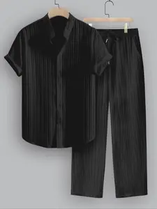 Men's Plus Size Regular Fit Textured Button Front Shirt & Drawstring Waist Pants Two-Piece Set, Casual Short Sleeve Top & Pocket Trousers, Men's Two-piece Outfits for Spring & Fall