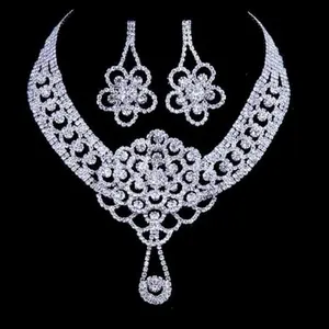 Luxurious 2 Piece Bridal Necklace and Earrings Set with Rhinestone Accents for Wedding or Birthday Parties
