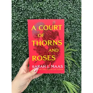 A Court of Thorns and Roses (ACOTAR #1)