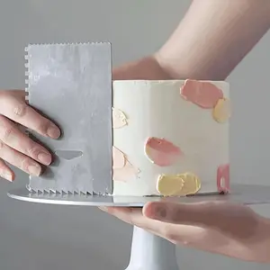 Stainless Steel Cake Decorating Scraper, 1 Count Multifunctional Cake Decorating Tool For Baking, Baking Utensils