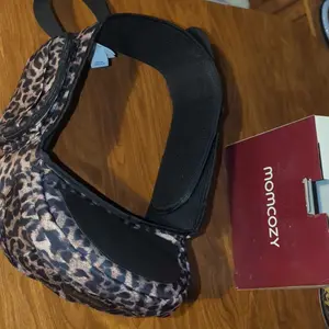 Product Review of Momcozy Hip Seat Baby Carrier, Adjustable Ergonomic Carrier with Various Pockets for Newborns & Toddlers up to 45lbs Portable Mother Mom Gift Convenient Travel Gifts wild  bird back baby baby carriers Ergonomic Baby Carrier with Hip Seat from M**💖