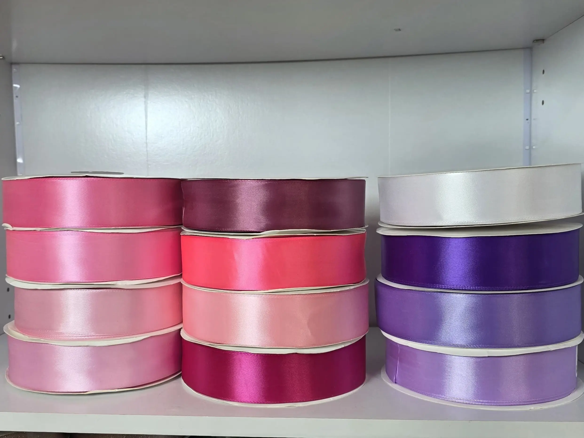 Single-Sided Satin Ribbon - 4cm Width, 100yd Length, Office Stationery Gift Wrapping Supply for Bows, Crafts & DIY Decor, Creates Beautiful Bows & Decorative Accents for DIY Crafts & Handmade Projects