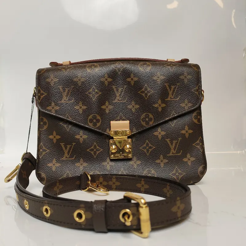 LOUIS VUITTON ボディバッグ モノグラム 中古・古着通販】LOUIS VUITTON (ルイ ヴィトン) ボディーバッグ