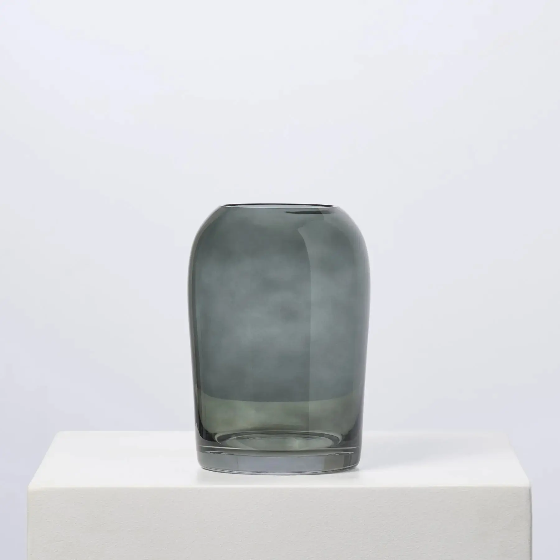 Short Smoked Glass Round Rupani Vase - Imported All-Glass Flower Vase, Decorative Piece for Home Decor, Ideal Gift for Home Supplies Enthusiasts, Decorative Vases