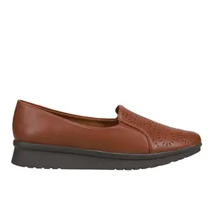 Baretraps Womens Amry Slip On Flats Casual - Brown