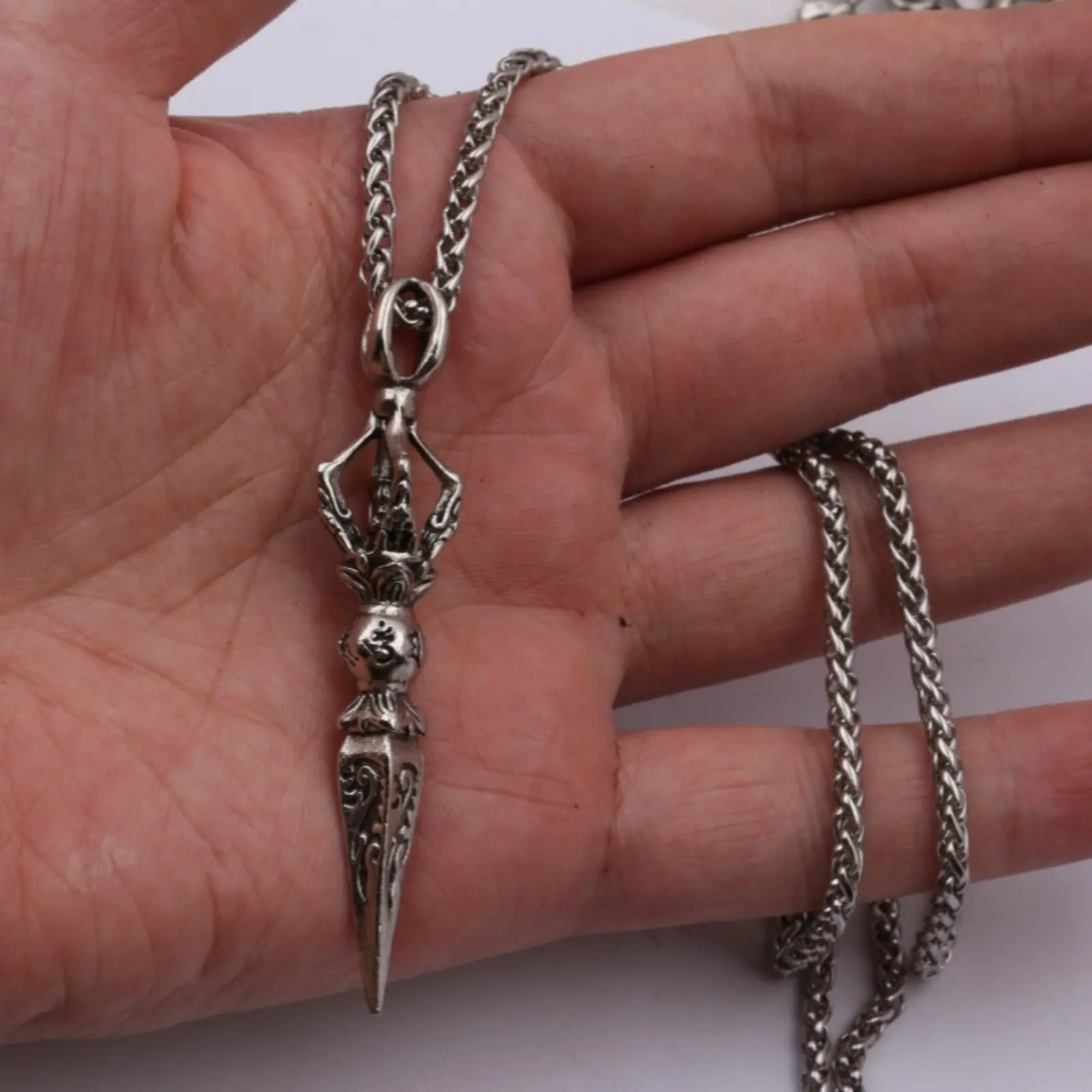 Six-character mantra to subdue the devil necklace men's trendy retro Buddhist Vajra pendant men's hip-hop personality trendy men