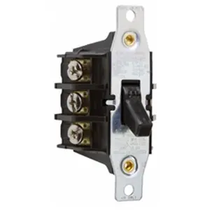 212 MAIN Pass & Seymour 7803 Manual Light Switch, 30A Rating, 3-Phase Switch, Three-Phase