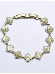 Fashionable Clover Zircon Bracelet, Vintage Street Style Clover Bracelet, Perfect Gift for Friends, Elegant and Stylish Jewelry