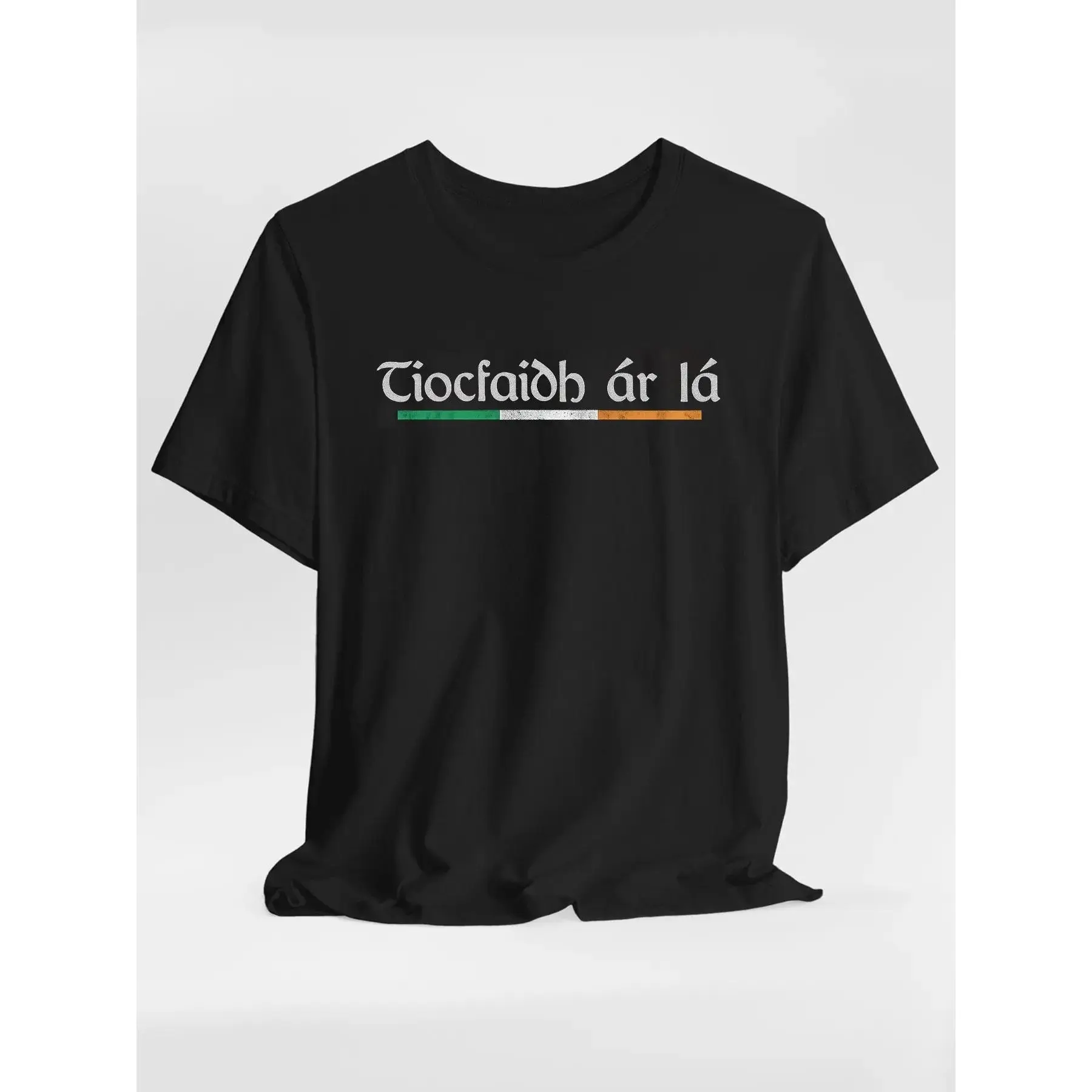 180gTiocfaidh Ár Lá Irish Language Printed Cultural T Shirt, Casual Short Sleeve Crew Neck Top with Geometric Pattern, Fitted Long Length Tee for Everyday Wear