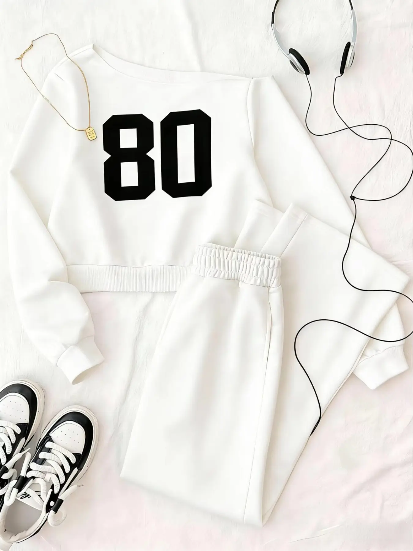 80 Number Print Off Shoulder Two Piece Tracksuit, Y2K Aesthetic Oversized Crop Sweatshirt & Joggers Set, Streetwear Casual Sportswear for Gym, Daily Wear, Street Style, Sweatsuit Sets