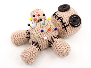 Handmade Voodoo Doll Pincushion – Creepy Cute Crochet Decoration & Practical Sewing Buddy