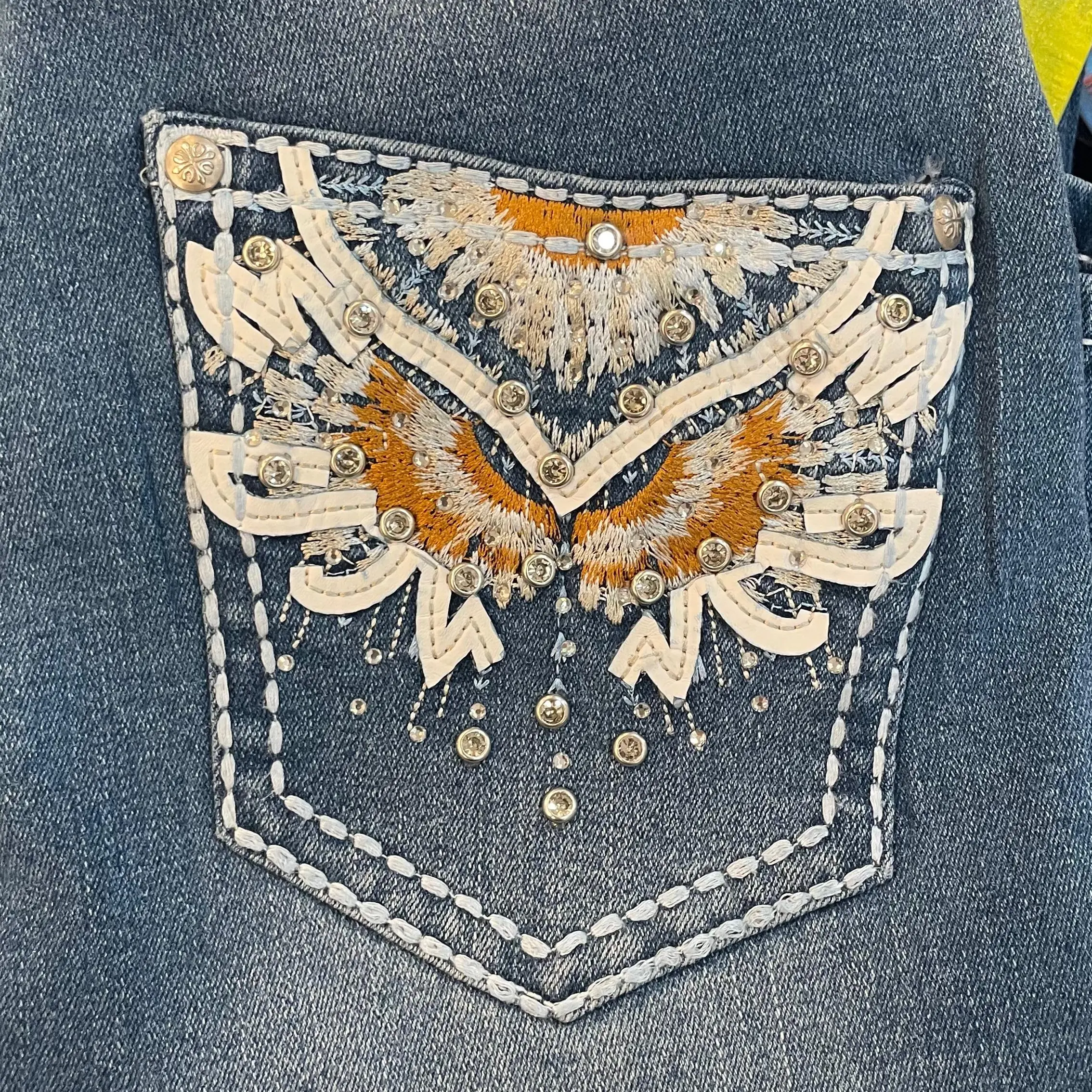 H&Y Woman Jeans with Unique Beaded Design to Enhance Your Style