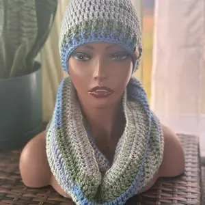 Soft stripes hooded cowl set