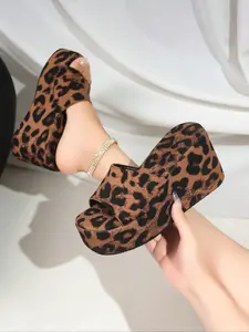 Stylish Open-Toe Platform Sandals for Women, High-Height Waterproof Beach Shoes, Fashionable Slip-On Casual Flip-Flops