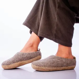 Haussimple Unisex Indoor Wool Slippers, Natural Brown