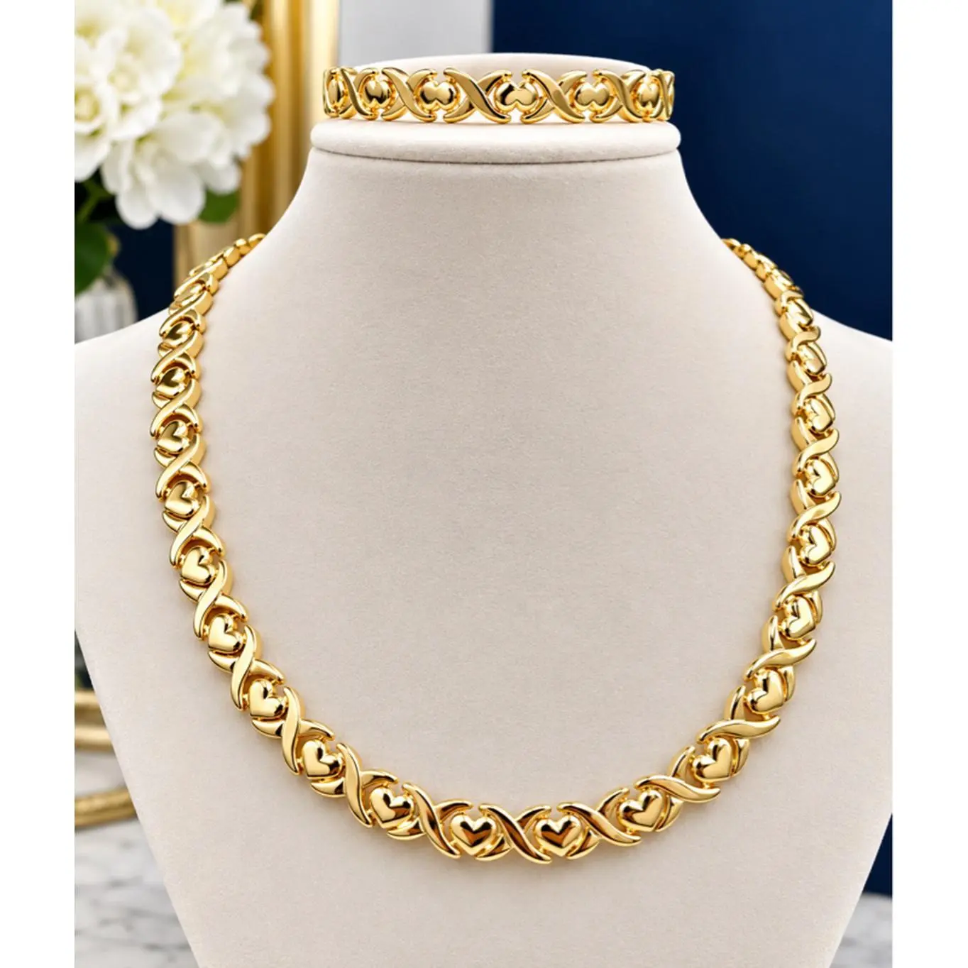 Elegant Gold Tone Necklace and Bracelet Set for Daily Wear and Special Occasions Sophisticated Design Perfect for Gifts