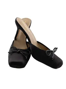 En Pointe Kitten Heels