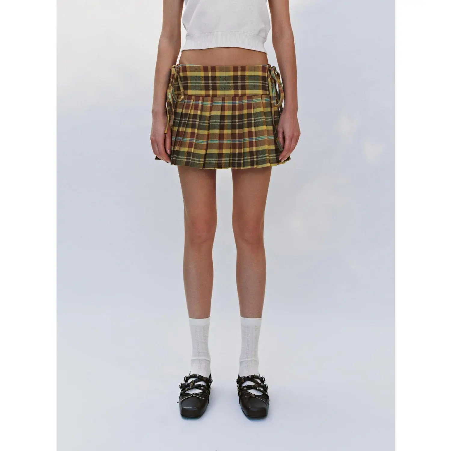 URBAN REVIVO Women's Casual Checkered Pleated Mini Skirt in Lightweight Stretch Fabric, Fitted Mid-Waist Style, Thin, Xl