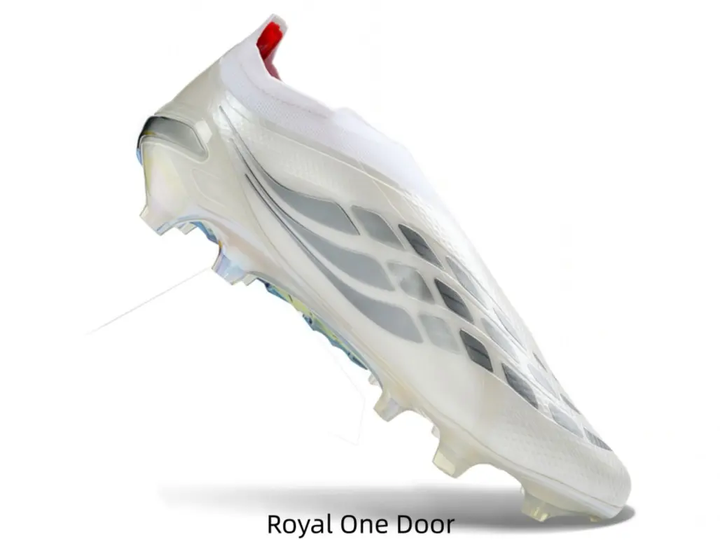 Shock Absorbent Cleats, Trustworthy Sports Footwear for Long Hours of Grass Training