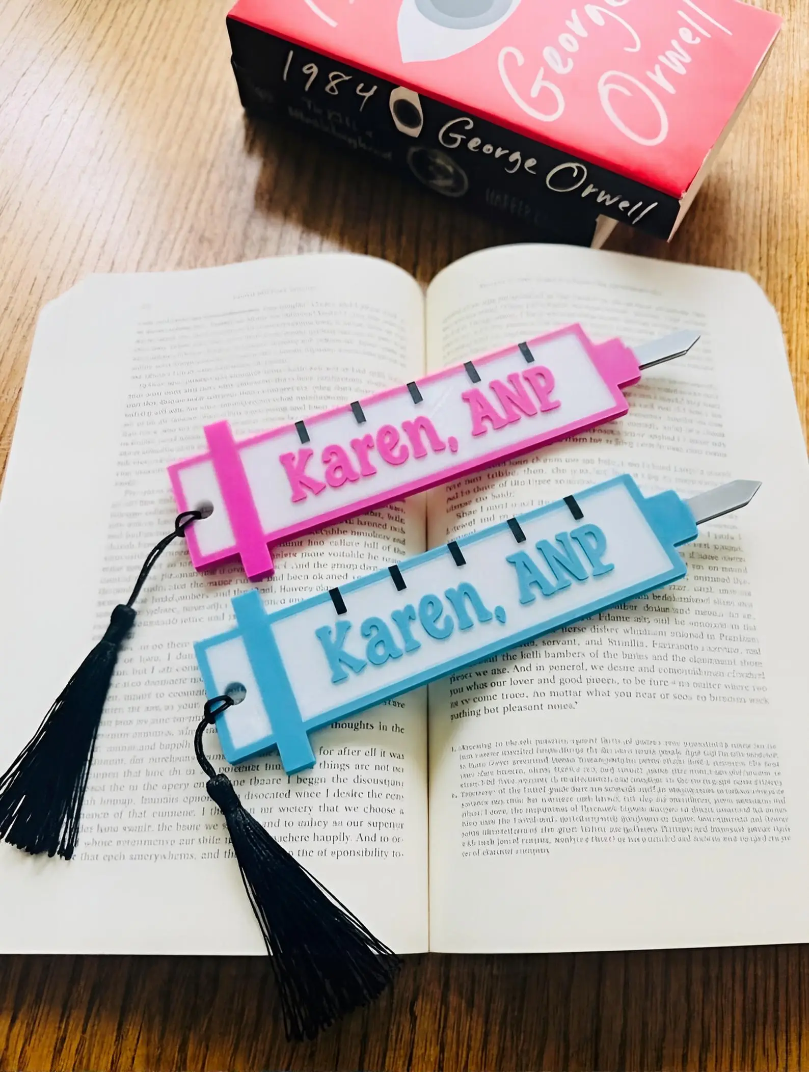 Personalized Custom Medical Bookmark for Readers - Office Stationery Gift for Nurses, Doctors, NP, RN, MD, DO - Ideal for Birthday, Christmas - Booktok Custom Gift - Booktok Personalized Gift