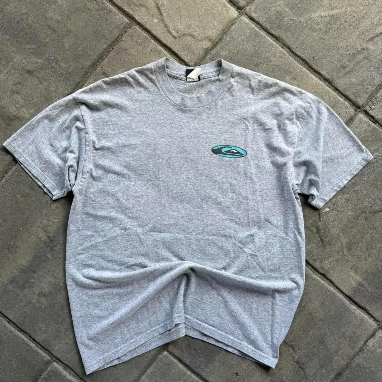 Vintage 90s Quiksilver Grey Surf Graphic Tee Grail Cotton Crewneck Tee for Vintage Coastal Style and Fall Streetwear, Unisex Crewneck Shirt for Men and Women