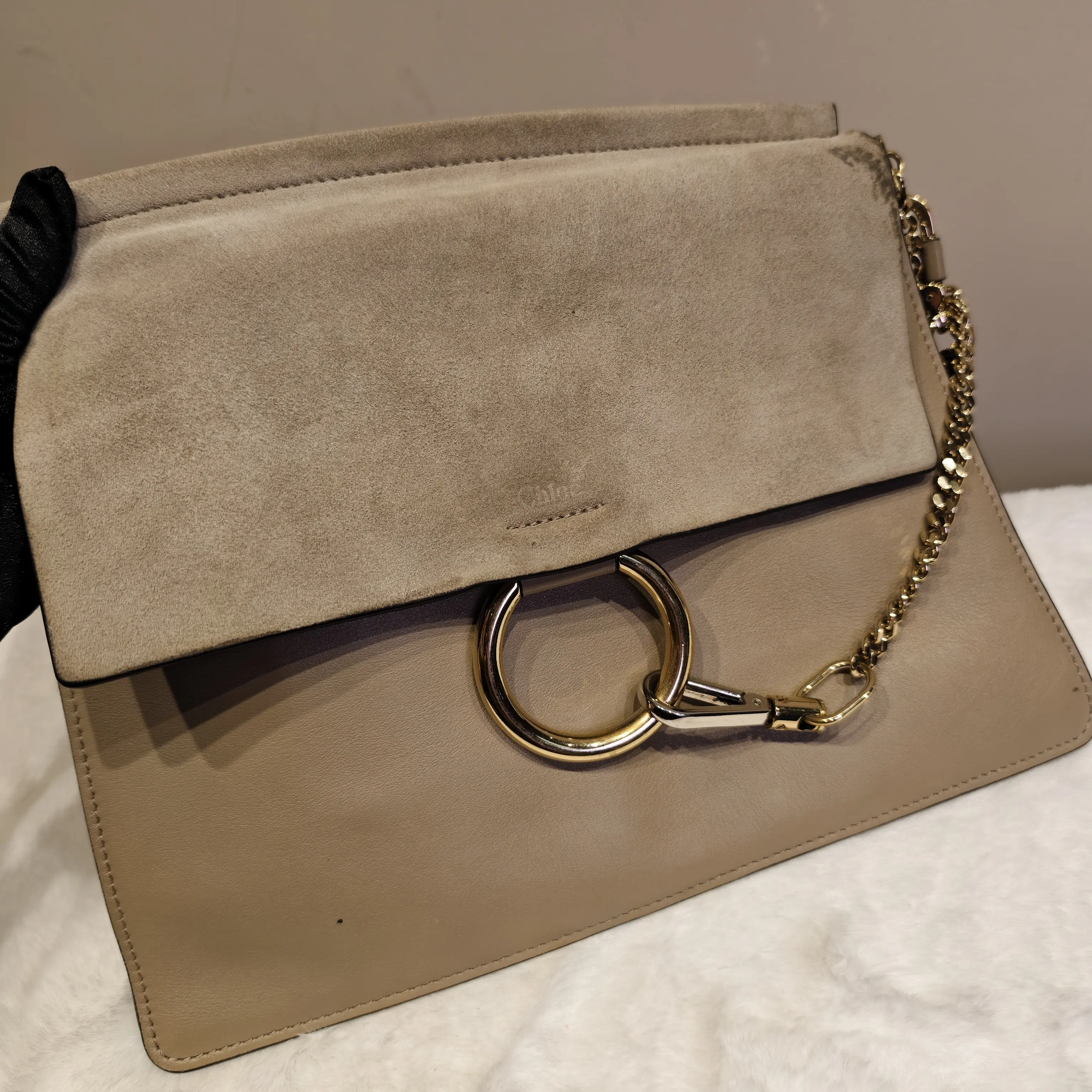 Pre-owned Chloé CHLOE｜Faye suede bag with gray and khaki color blocking and a round chain strap a33