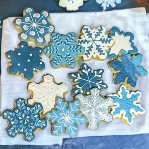 'Frosted Flurries' Cookie Decorating Tutorial + Cookie Cutters