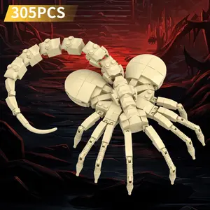 Horror thriller movie character building blocks，Halloween X-enomorph Face-hugger Action Figure Building Kit，Cool Horror Toys for Adults Collect gifts，Movie fans collect terrifying building blocks