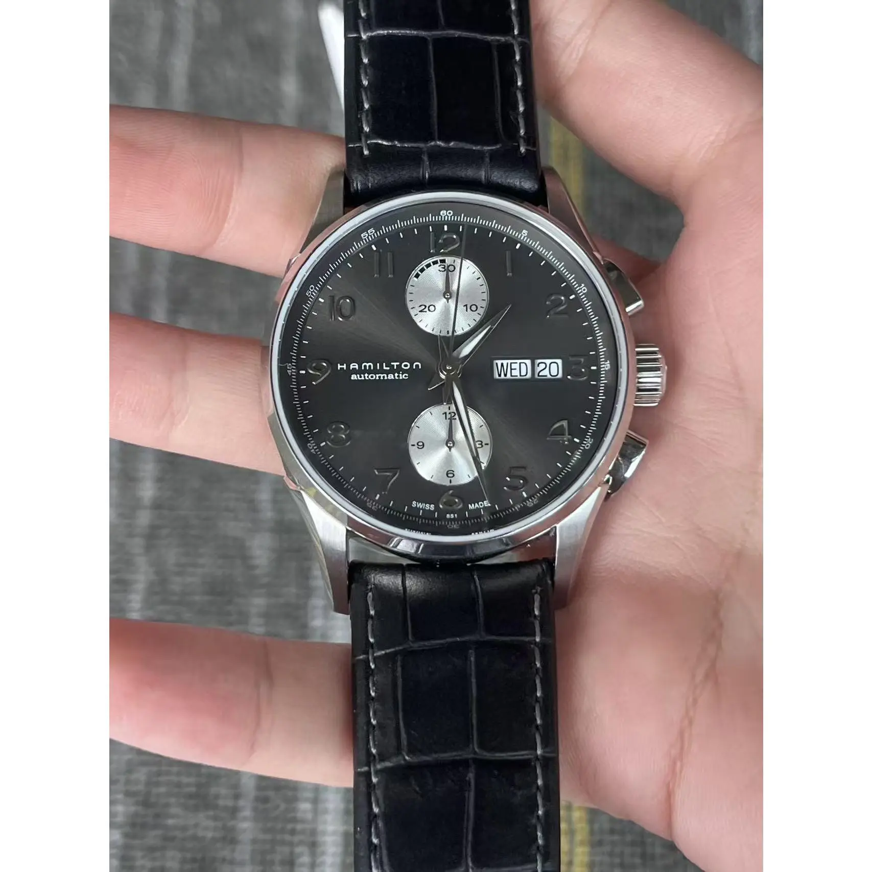 Hamilton American Classic Series 41, mechanical watch with gray dial and leather strap, #TK-SSJH32576785, 18 cm